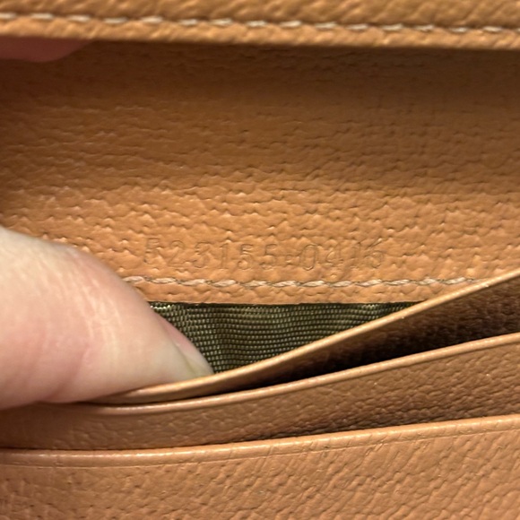 Auth GUCCI GG Canvas
Bifold Wallet Pink
Canvas/Leather - Picture 4 of 5